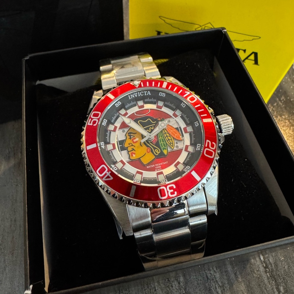 Invicta X NHL Chicago Blackhawks MN Womens Hockey Watch 38mm Silver/Red (42203)